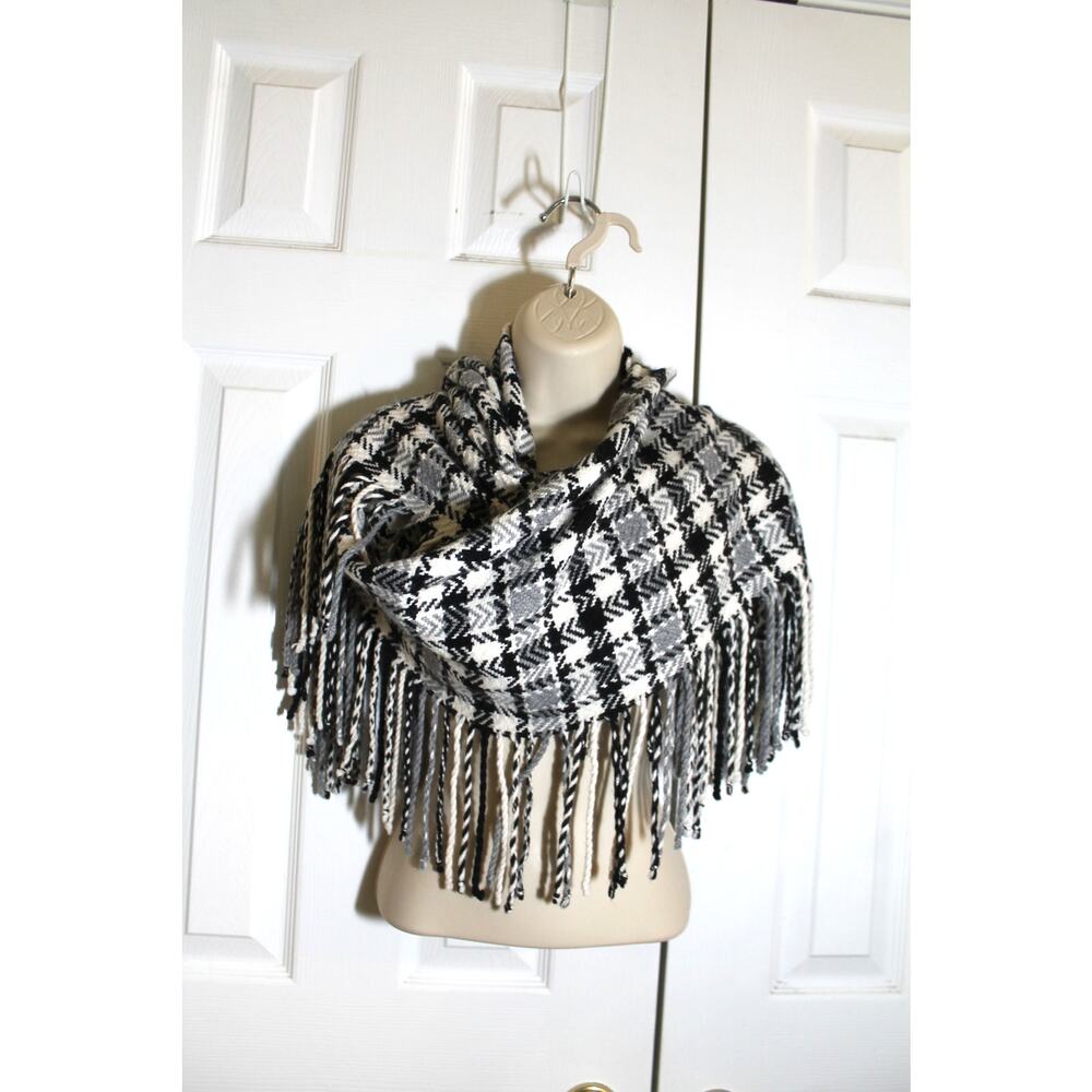 Banana Republic Cashmere/Wool Blend Houndstooth Scarf
